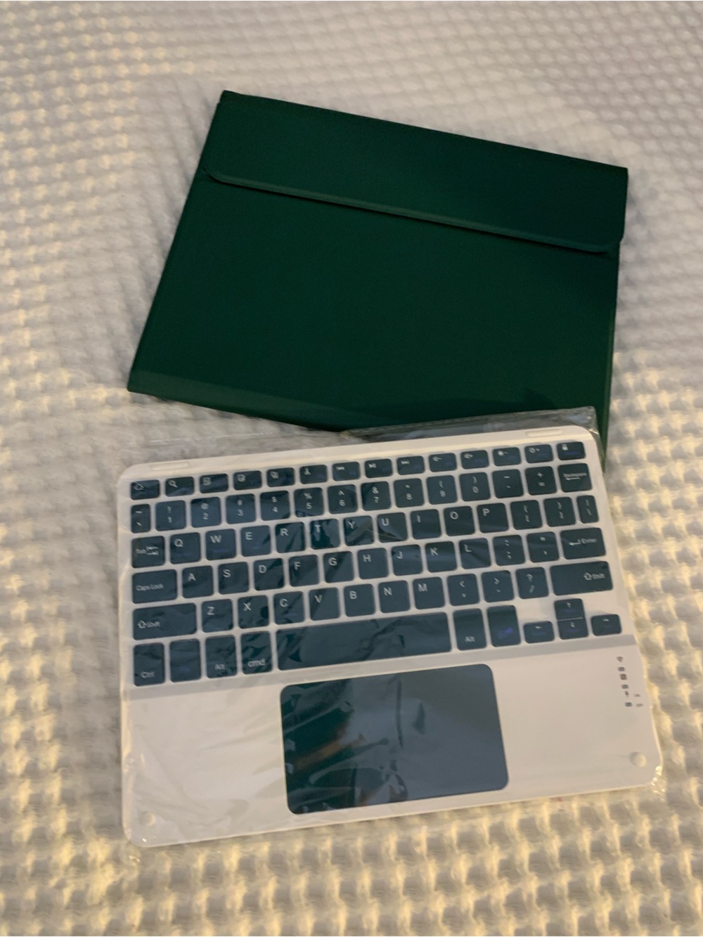 New Wireless keyboard and Ipad Case Forest Green